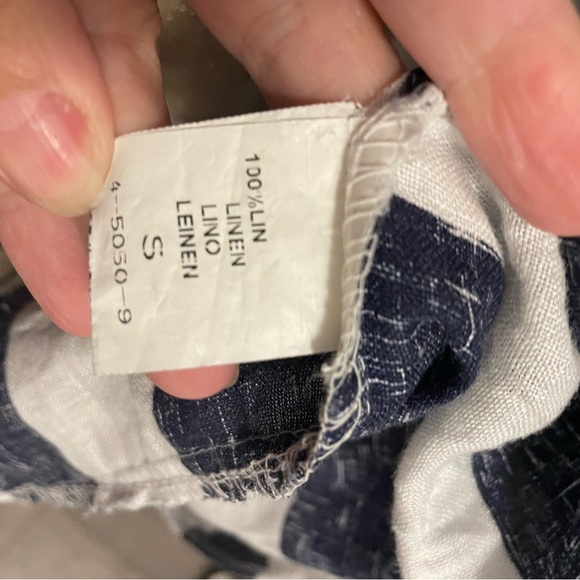 PURE VENICE- Blue Striped Linen coverup With pockets - Picture 5 of 5